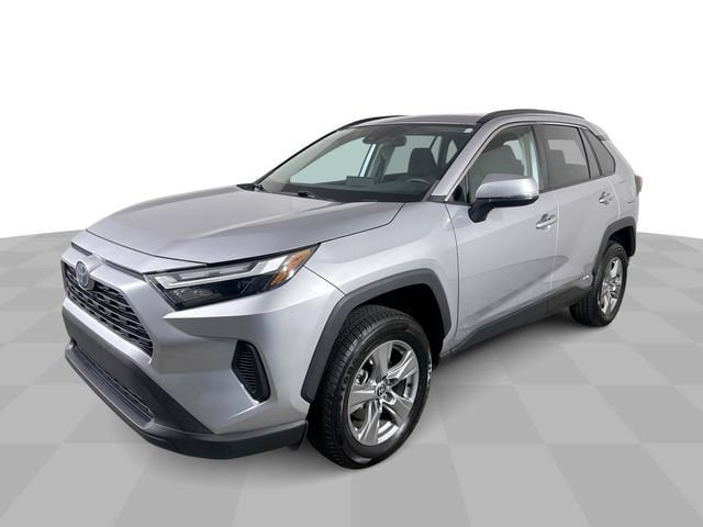 Used 2022 Toyota RAV4 XLE w/ Convenience Package AWD/4WD image 1