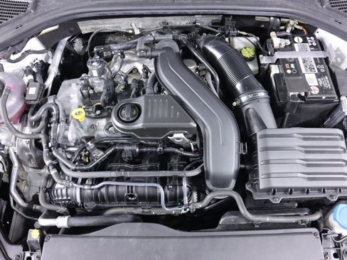 Used 2023 Volkswagen Jetta SE image 40