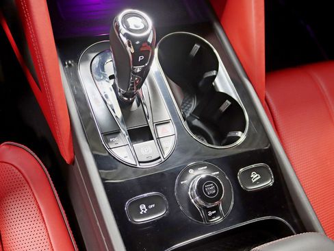 Used 2022 Bentley Bentayga image 29