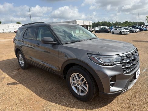 New 2026 Ford Explorer Active w/ Active Comfort Package RWD image 7