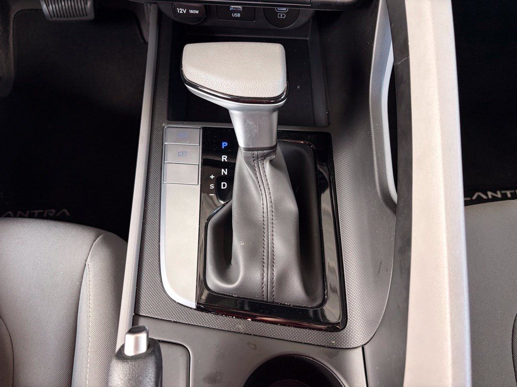 Used 2024 Hyundai Elantra SEL FWD image 26