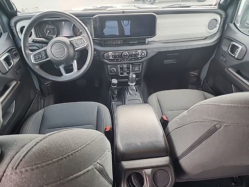 Used 2024 Jeep Wrangler Sahara image 11