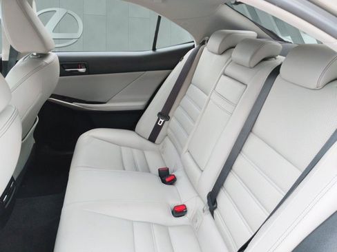 Used 2016 Lexus IS 350 w/ Luxury Package RWD image 11