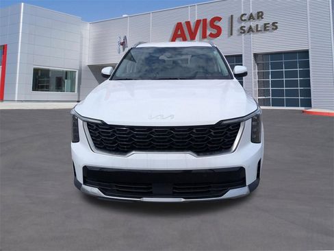 Used 2024 Kia Sorento S image 2