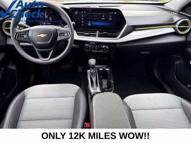 Used 2026 Chevrolet Trax LT FWD image 4