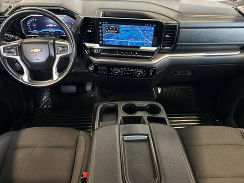 Used 2025 Chevrolet Silverado 2500 LT w/ Convenience Package AWD/4WD image 16