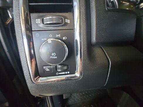 Used 2018 RAM 1500 Laramie w/ Convenience Group AWD/4WD image 26