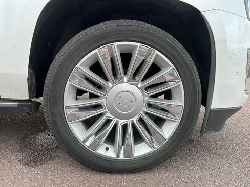 Used 2019 Cadillac Escalade Platinum AWD/4WD image 39