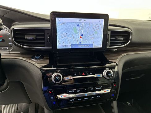 Used 2022 Ford Explorer Limited w/ Equipment Group 301A image 25