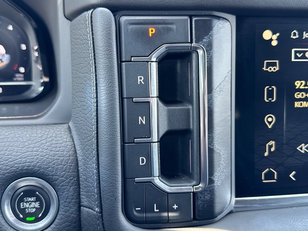 Used 2022 GMC Yukon Denali RWD image 11
