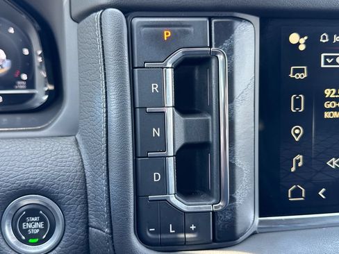 Used 2022 GMC Yukon Denali RWD image 11