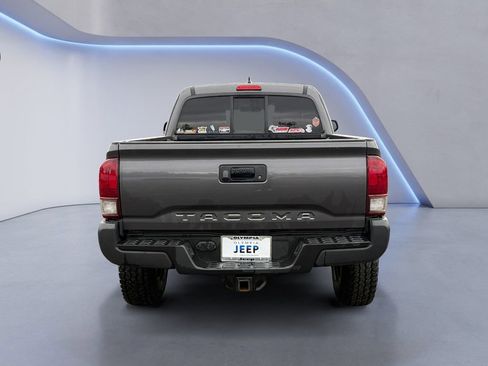 Used 2017 Toyota Tacoma SR5 w/ Tow Package image 4