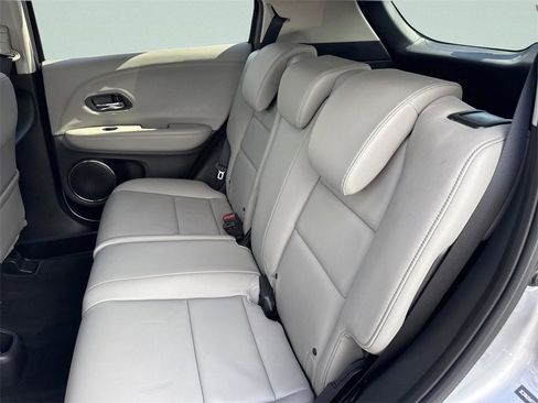 Used 2018 Honda HR-V EX-L image 29