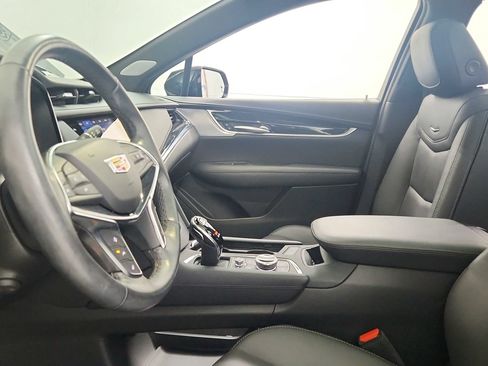 Certified 2024 Cadillac XT5 Premium Luxury w/ LPO, Floor Liner Package AWD/4WD image 17