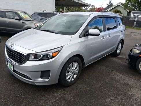 Used 2016 Kia Sedona LX FWD image 1