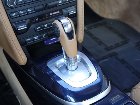 Used 2011 Porsche 911 Turbo S image 21