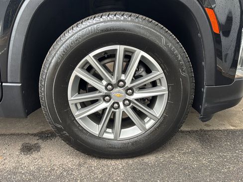 Used 2023 Chevrolet Traverse LT AWD/4WD image 44
