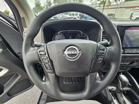 Used 2022 Nissan Frontier SV RWD image 22