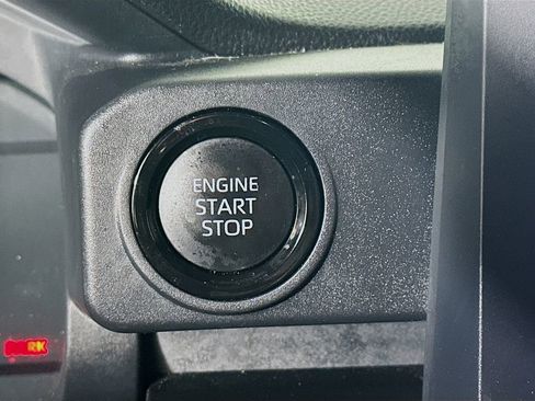 Used 2025 Toyota Tacoma SR image 27