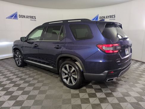 Certified 2025 Honda Pilot Touring image 4