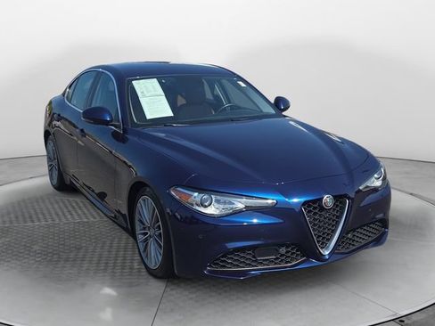 Used 2017 Alfa Romeo Giulia Ti w/ TI Lusso Package RWD image 7