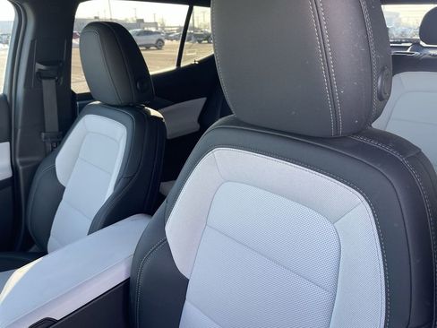 Used 2025 Chevrolet Equinox EV LT image 7