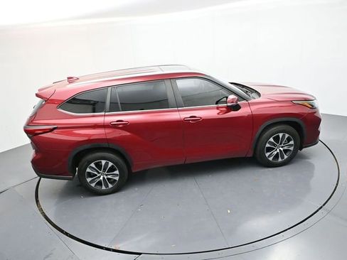 Used 2023 Toyota Highlander XLE image 39