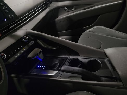 Used 2023 Hyundai Elantra SEL image 26