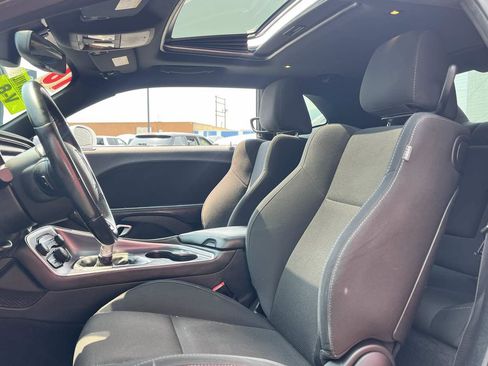 Used 2016 Dodge Challenger R/T RWD image 10