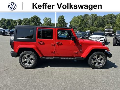 Used 2018 Jeep Wrangler Unlimited Sahara AWD/4WD image 6