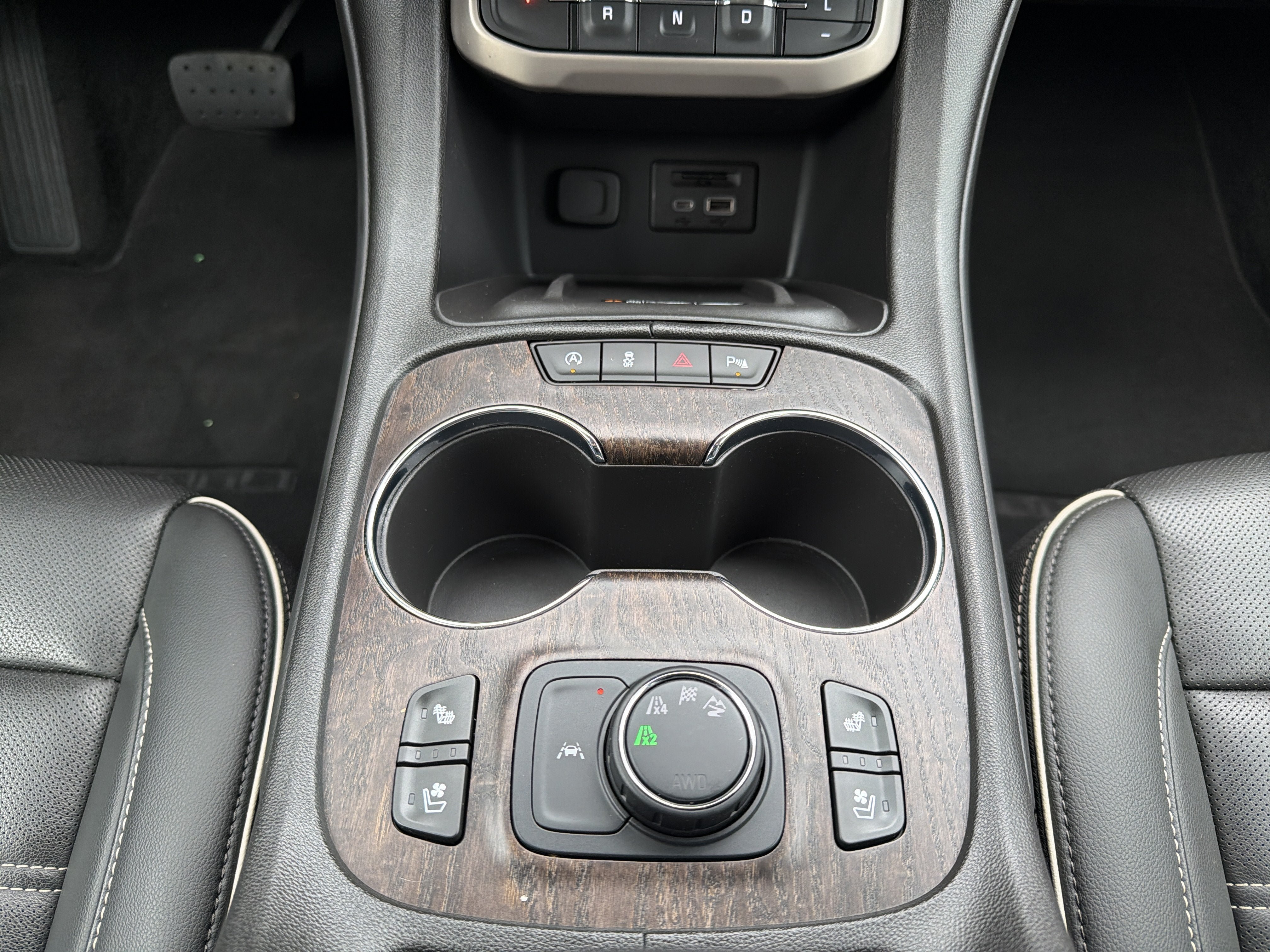 Used 2023 GMC Acadia Denali AWD/4WD image 24