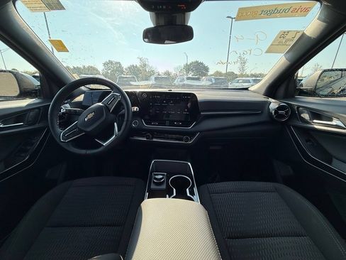 Used 2026 Chevrolet Equinox LT AWD/4WD image 28
