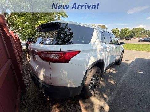 Used 2021 Chevrolet Traverse LS FWD image 6