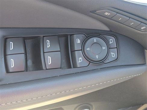 Used 2024 Buick Enclave Premium image 12