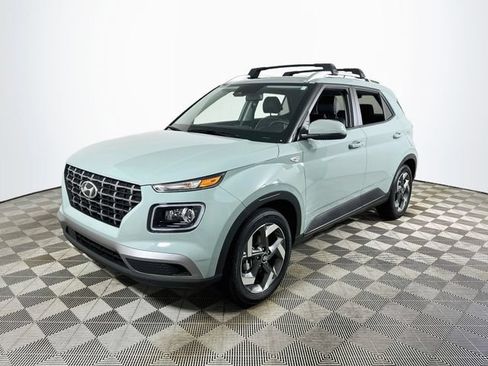 Used 2025 Hyundai Venue Limited FWD image 7