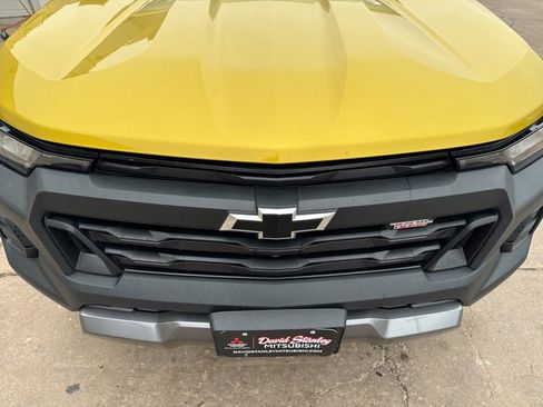 Used 2023 Chevrolet Colorado Trail Boss w/ Technology Package AWD/4WD image 50