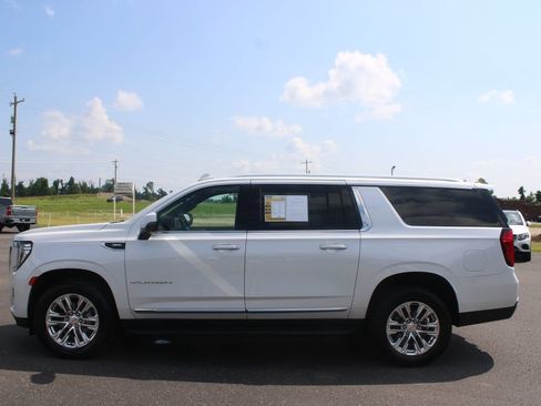 Used 2022 GMC Yukon XL SLT w/ SLT Premium Package RWD image 6