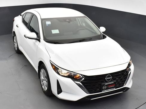 Used 2025 Nissan Sentra S image 44