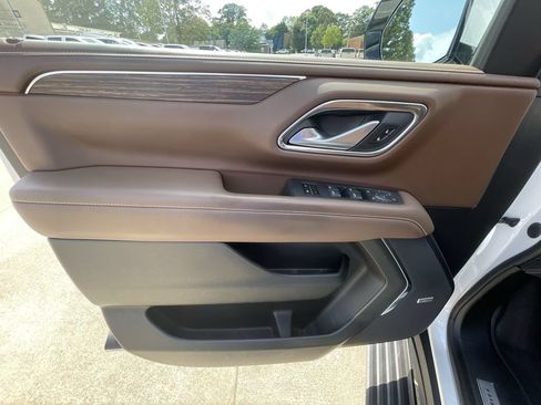 Used 2022 Chevrolet Tahoe High Country AWD/4WD image 23