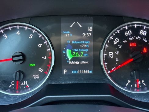 Used 2020 Toyota RAV4 XLE w/ XLE Grade Weather Package AWD/4WD image 24