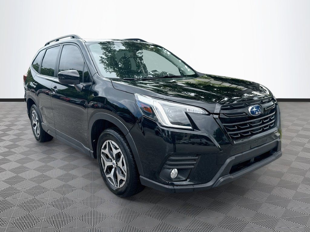 Used 2023 Subaru Forester Premium AWD/4WD image 4