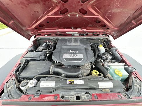Used 2012 Jeep Wrangler Unlimited Sport AWD/4WD image 26