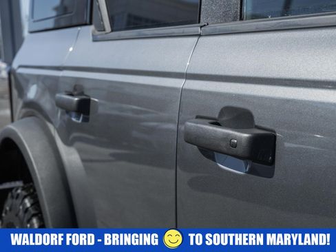 Used 2025 Ford Bronco Badlands image 18