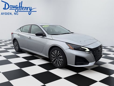 Used 2024 Nissan Altima 2.5 SV image 7