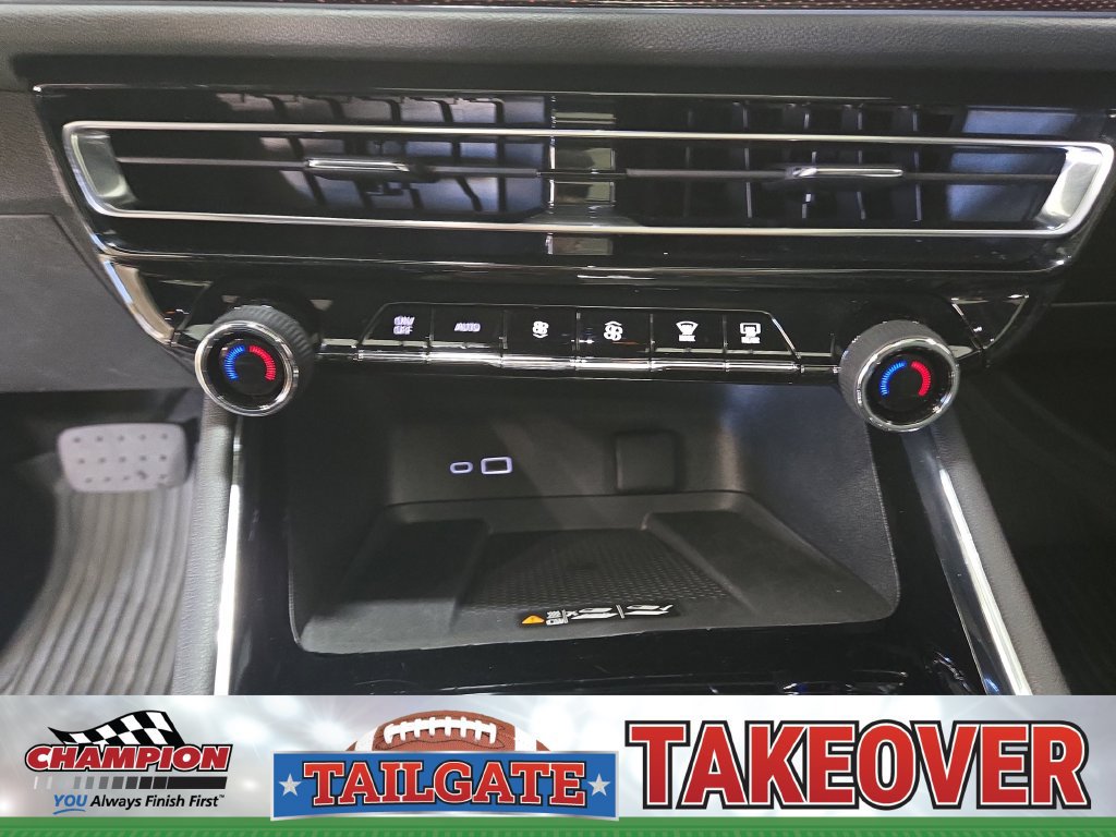 Used 2025 Chevrolet Traverse Z71 w/ Enhanced Driving Package AWD/4WD image 23