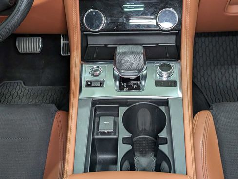 Used 2021 Jaguar F-PACE SVR image 19