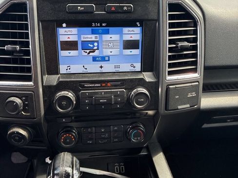 Used 2016 Ford F150 XLT w/ Equipment Group 302A Luxury AWD/4WD image 11