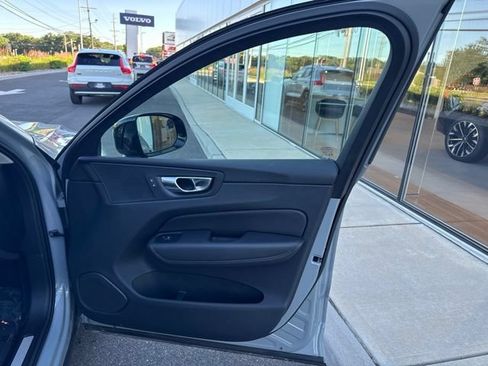 Certified 2025 Volvo XC60 B5 Plus AWD/4WD image 14