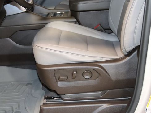 Used 2023 GMC Yukon XL SLT w/ SLT Premium Package AWD/4WD image 45