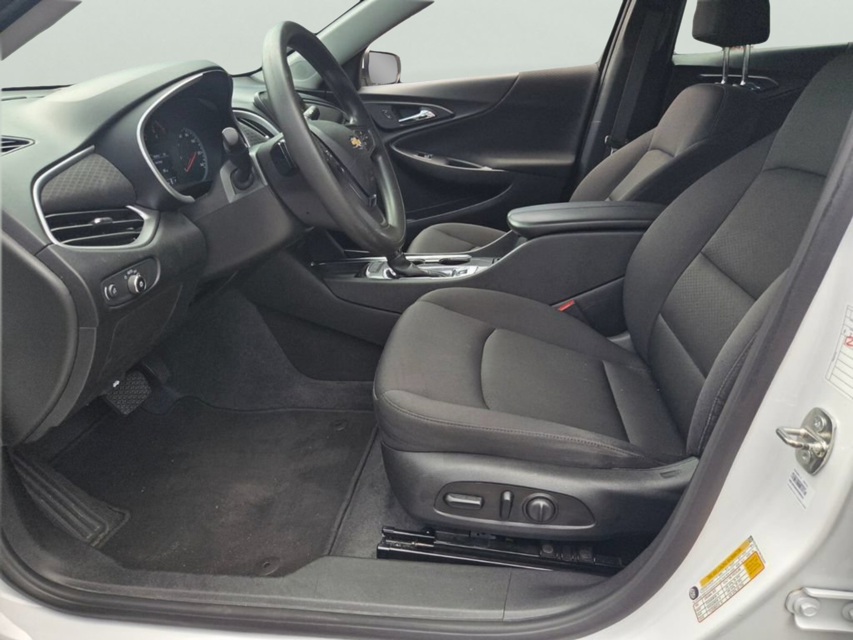 Used 2023 Chevrolet Malibu LT FWD image 9